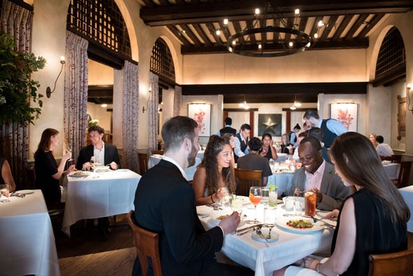 Gramercy Tavern's dining room, full of people